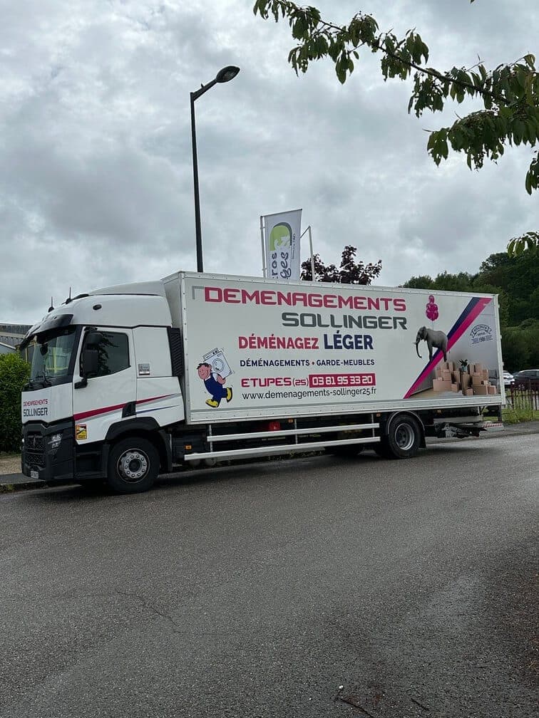Camion de déménagement Sollinger